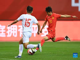 位上坚持多